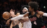 Los Lakers ganan sin LeBron, Mavericks empatan con Nuggets en el Oeste